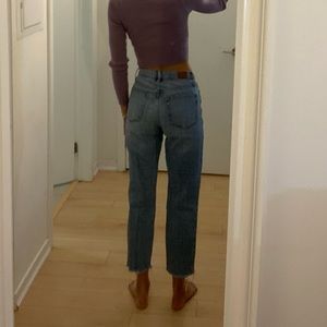 BDG SLIM STRAIGHT JEANS SIZE 25